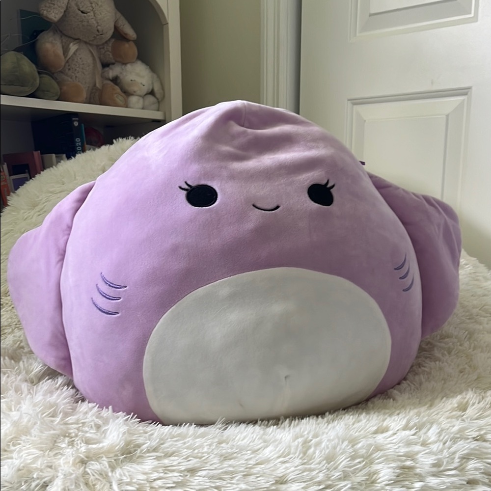 Squishmellow stingray purple